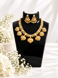 Royal gold look necklace