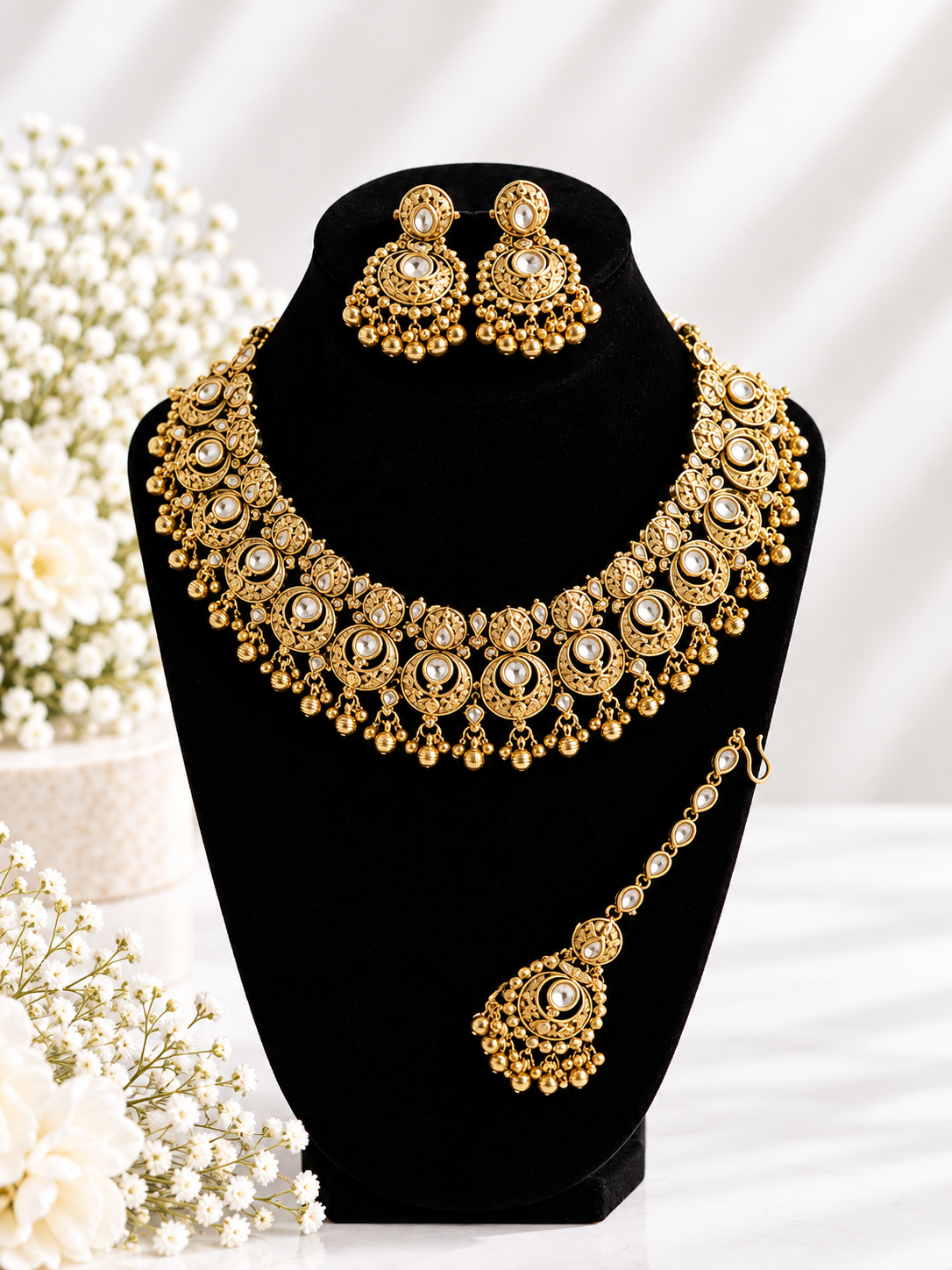 Royal antique gold kundan necklace set with maang tikka